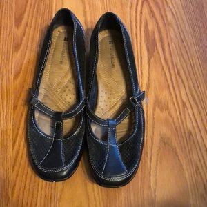 Black low Naturalizer. Good Condition